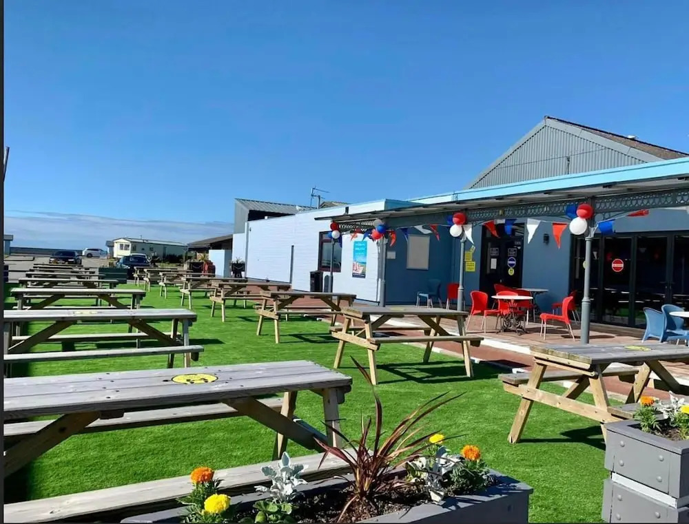 3 Bed, Sleeps 6, Parking