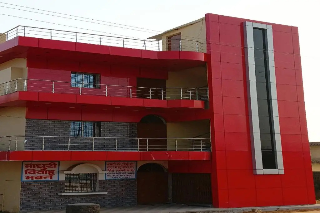 OYO 86207 Hotel Madhuri