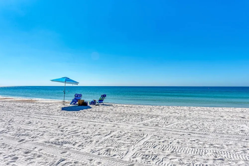 Coquina Tropics-2 Bedrooms-plus Den-2 Bathroom-water Views From Every Room
