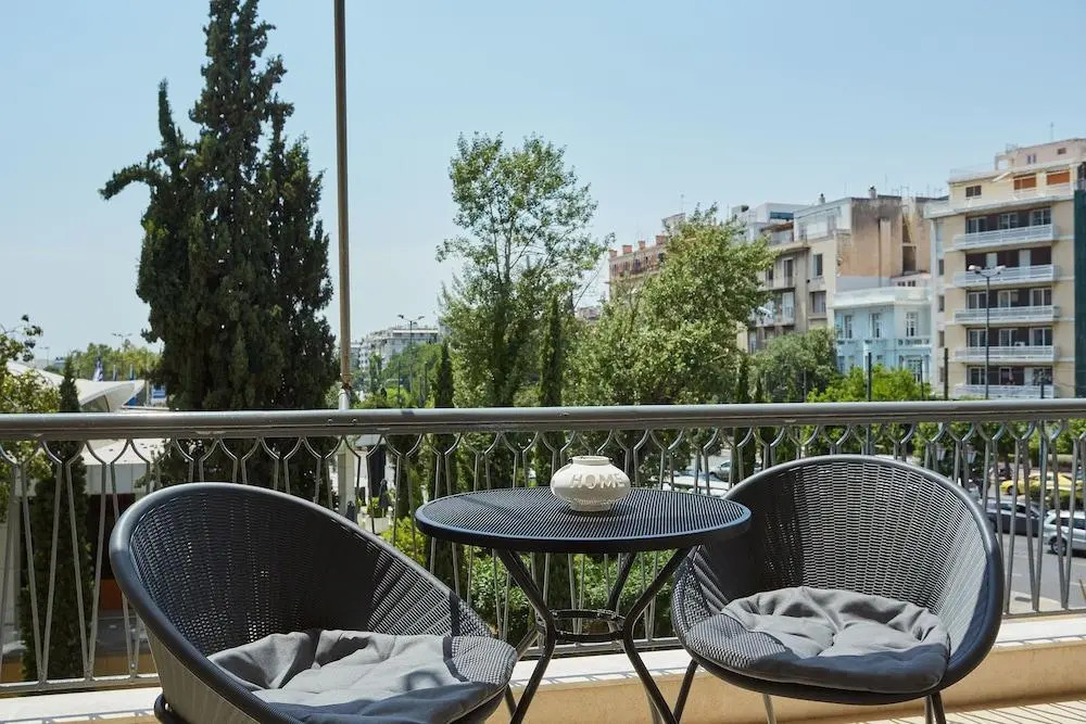 Chic One Bd Apartment with Hilton View