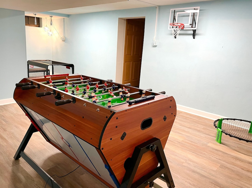 Pool Kayaks Hot Tub Game Rooms Sleeps 16
