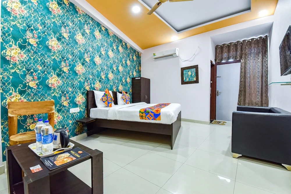 Fabhotel Sarvika