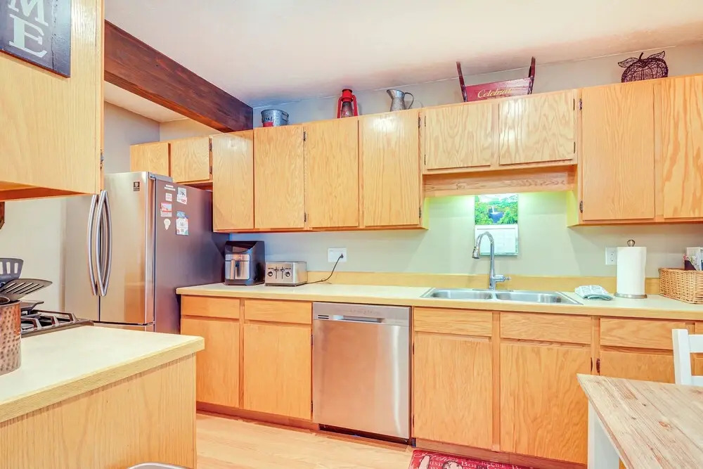 Walk to Giant Steps & Hot Tub: Brian Head Condo!