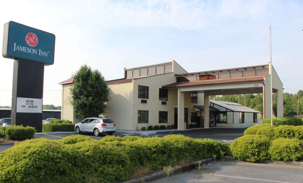 Red Roof Inn & Suites Monroe, NC