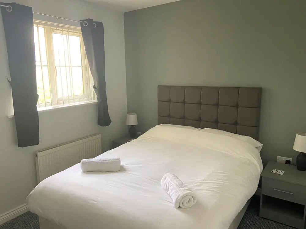 Oakley Vale House and Garden! Free Private Parking, TV, Fully Equipped
