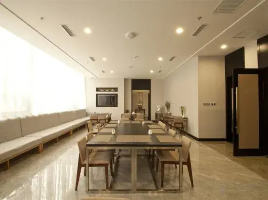 Starway Hotel (Linyi Haosen International Plaza)