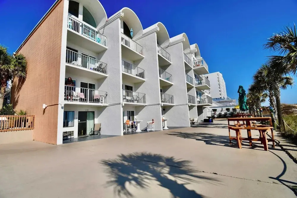 Sun-kissed by Avantstay Beachfront Access