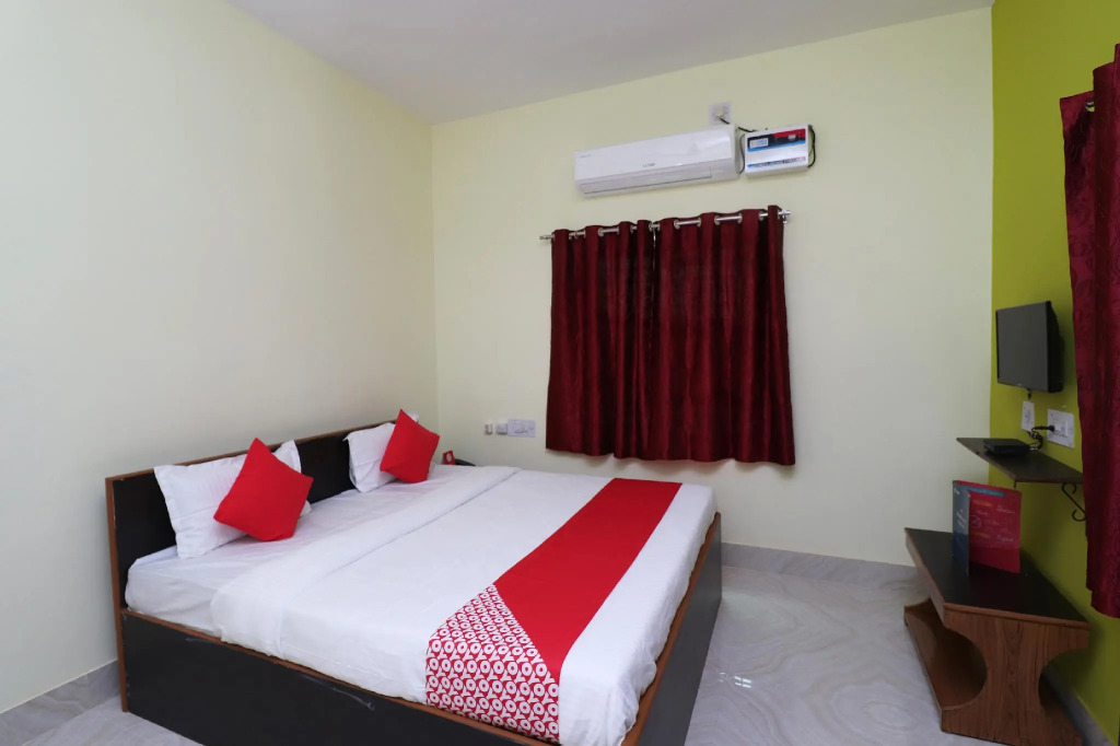 OYO Flagship 29602 Shine Inn