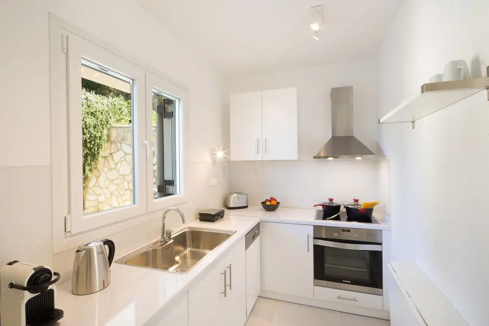 Seaview Luxurious Apartment near Corfu Town - Adults Only By Konnect