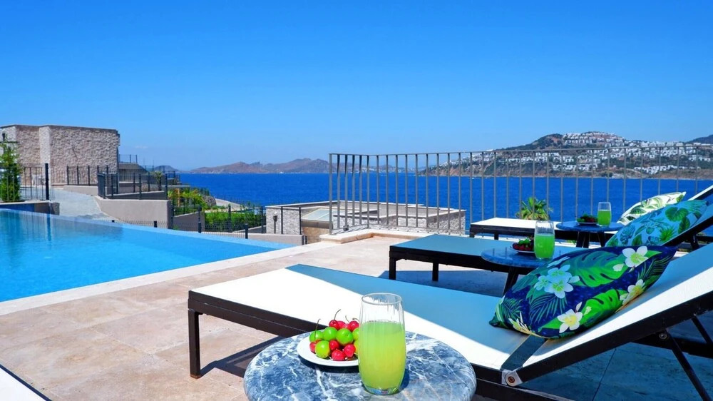 5 Bedroom Luxury Villa With Private Pool and Private Beach in Bodrum-gumusluk
