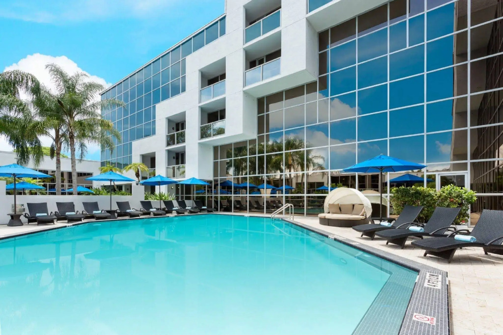Sawgrass Grand Hotel and Suites Sports Complex