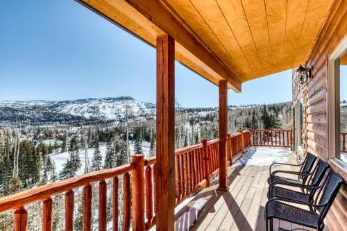 Brian Head View-Topia w/ Mtn Views & King Suite