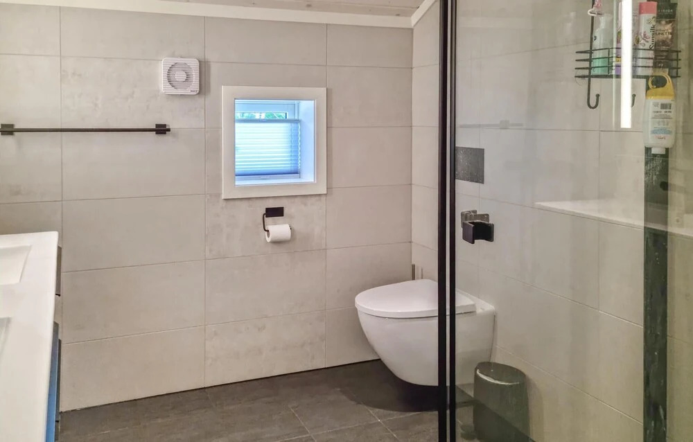 Nice Home in Færvik With Wifi, 3 Bedrooms and Outdoor Swimming Pool