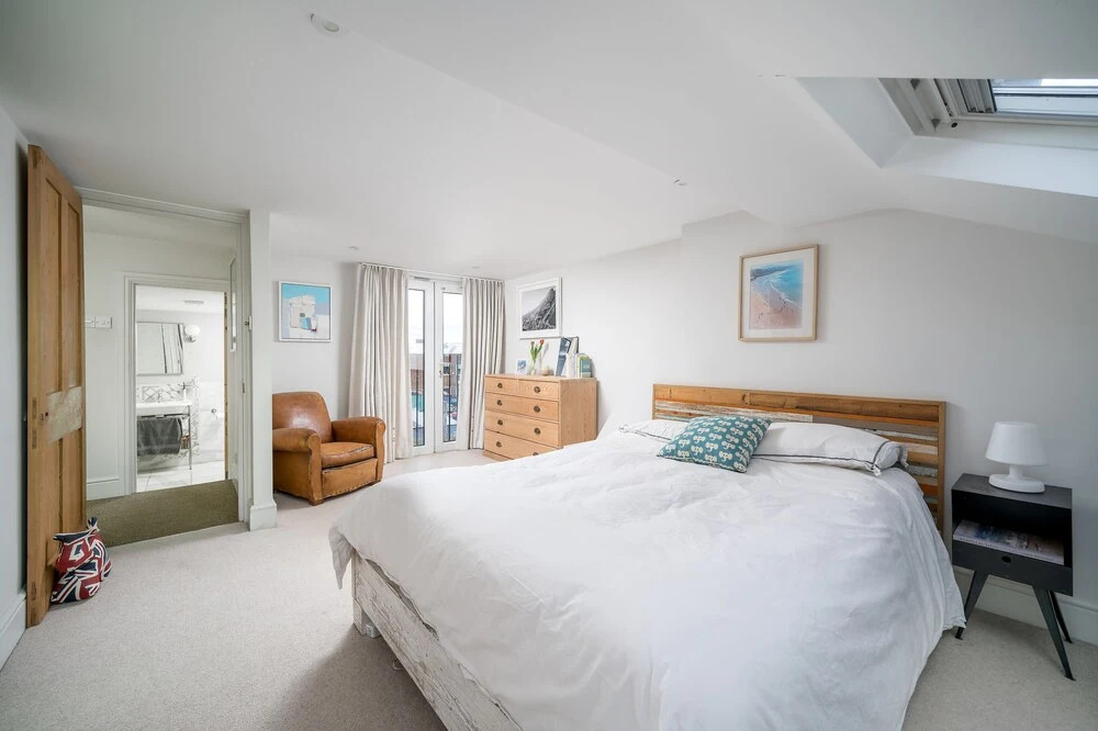 Altido Homely 4-Bed House W/ Terrace In Wandsworth