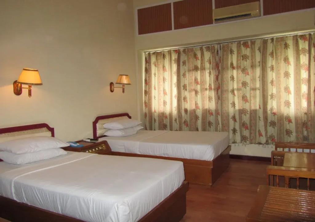 Zegyo Hotel