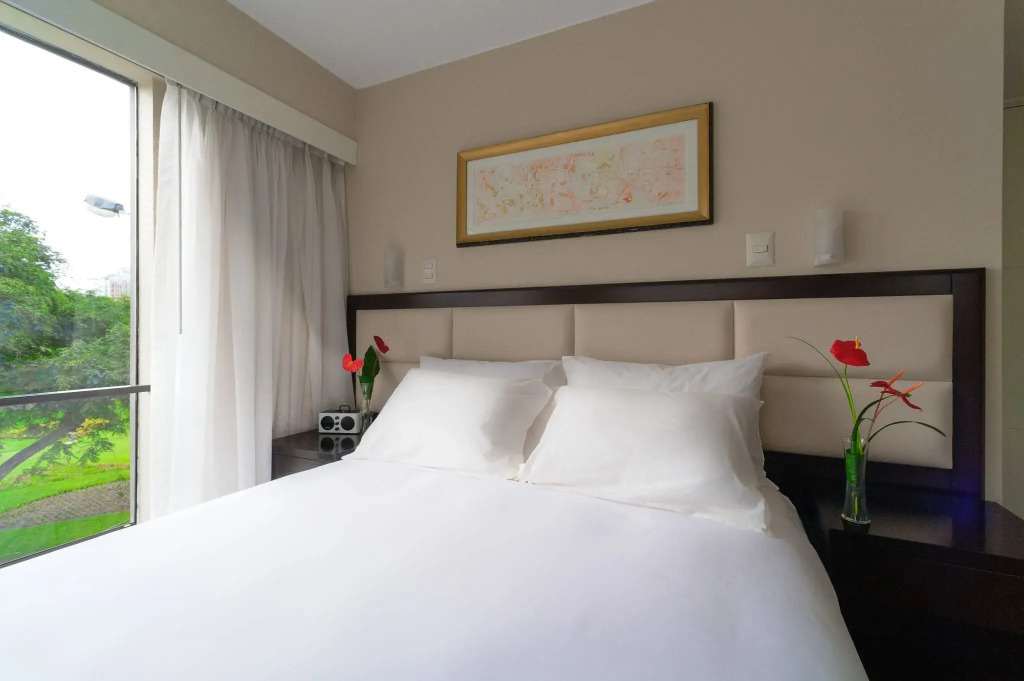 Roosevelt Hotel & Suites