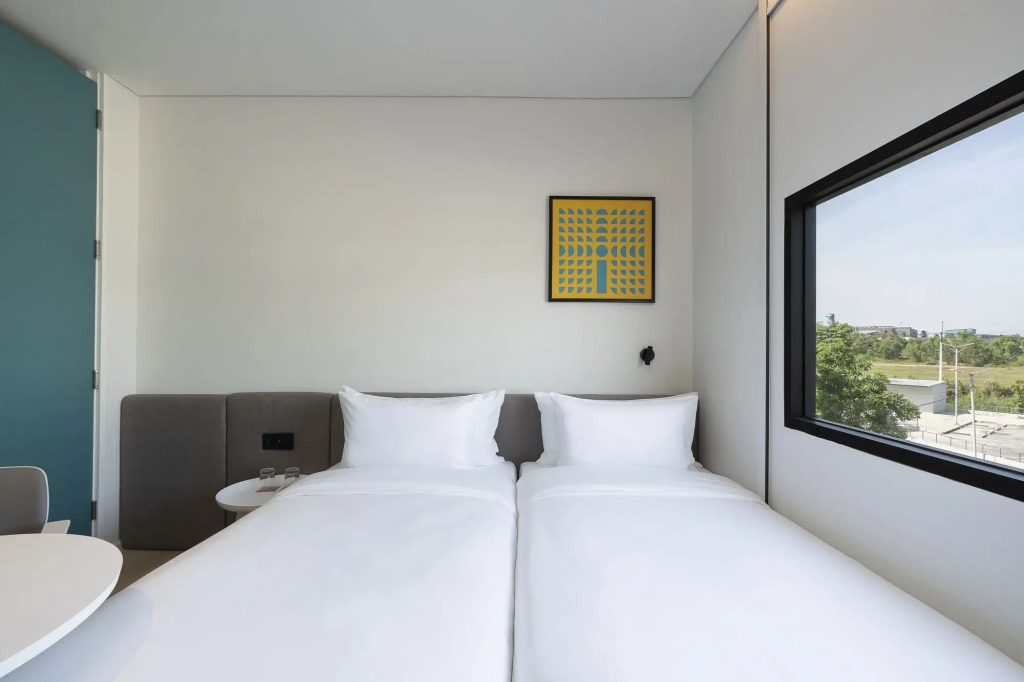 GO Hotel Bowin at Robinson Lifestyle Bowin