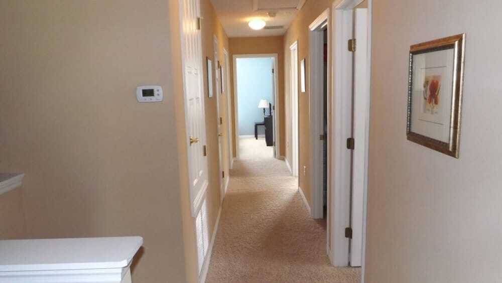 4 Br Compass Bay Sleeps 8 - Fld 3277