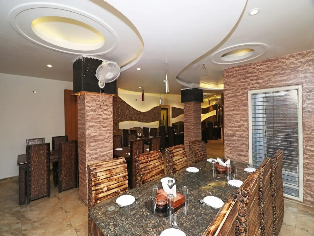OYO 5843 Hotel Yash Inn