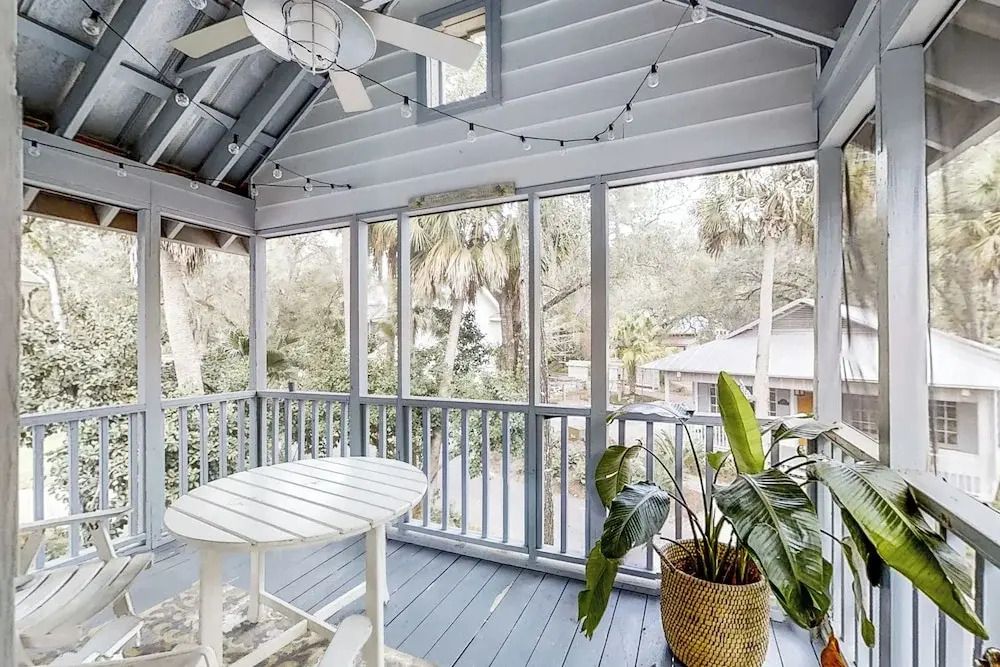 Vanilla Cottage on 30-acre Preserve!