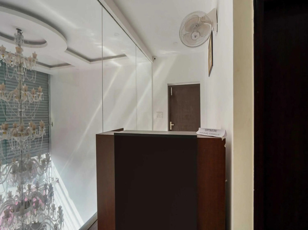 OYO Flagship 70056 Grand Inn Residency