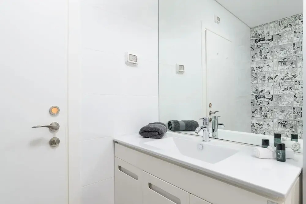 Bat Yam Luxury with Terrace & Sea View