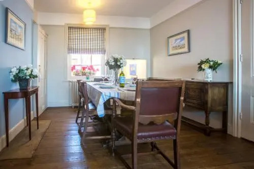 14 Market Cross Place - Beachfront location with lovely sea views - Aldeburgh Coastal Cottages