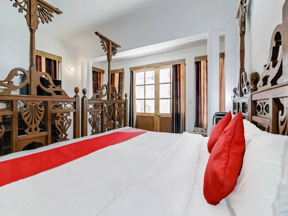 OYO 35498 Shimla British Resort
