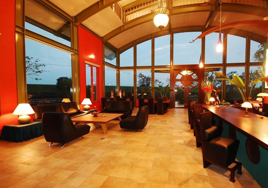 March Three Inn