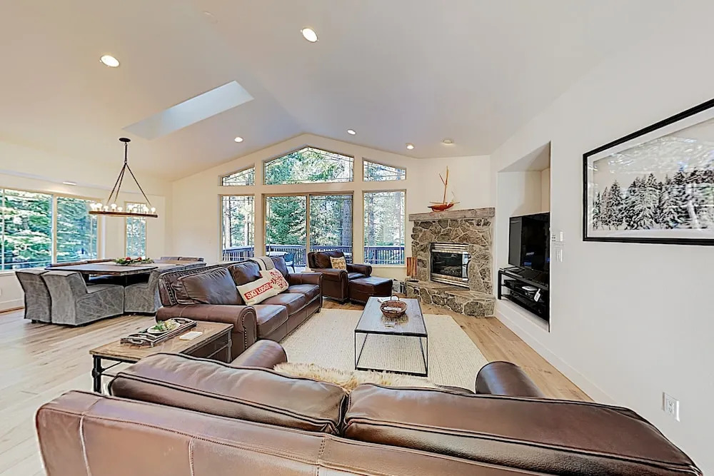 Spacious Forest View Retreat by RedAwning