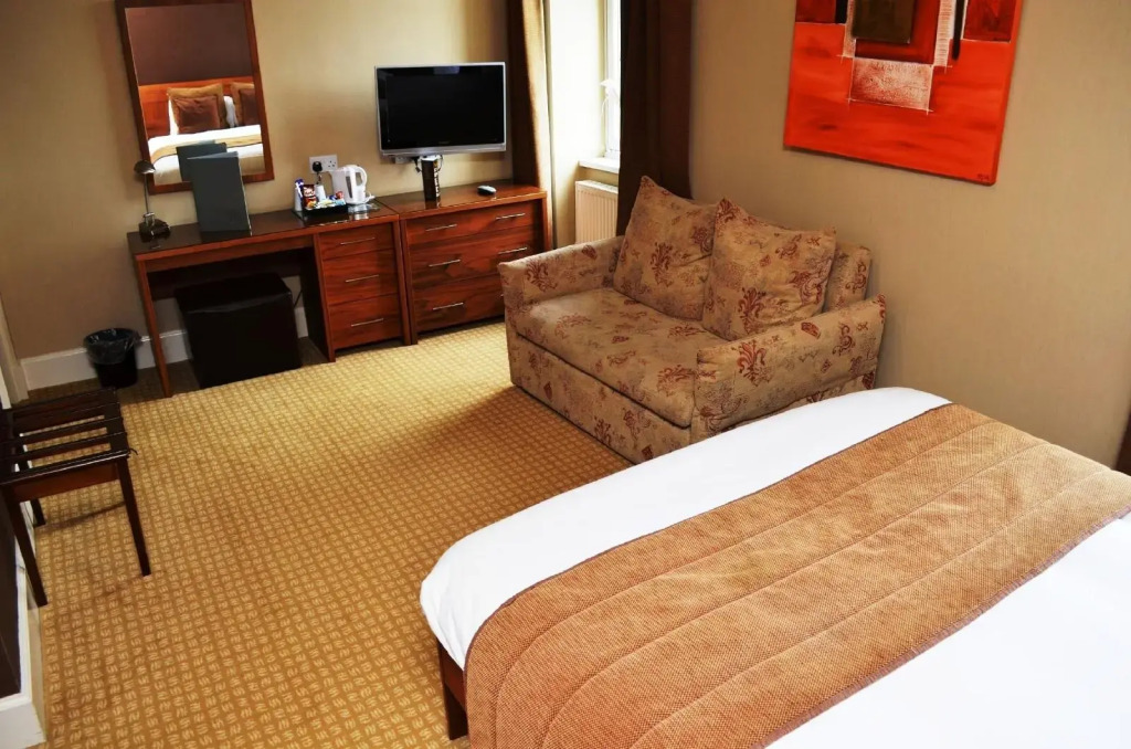Royal Hotel