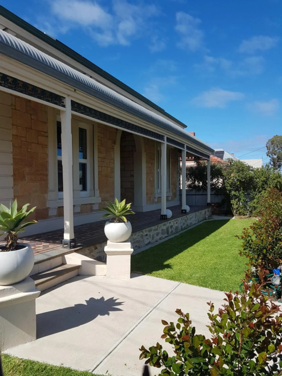 Semaphore Sea Breeze-Family Beach-Heated Plunge Pool Holiday House 4 brm 2 bath