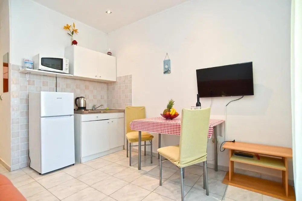 Welcoming Apartment With Shared Pool