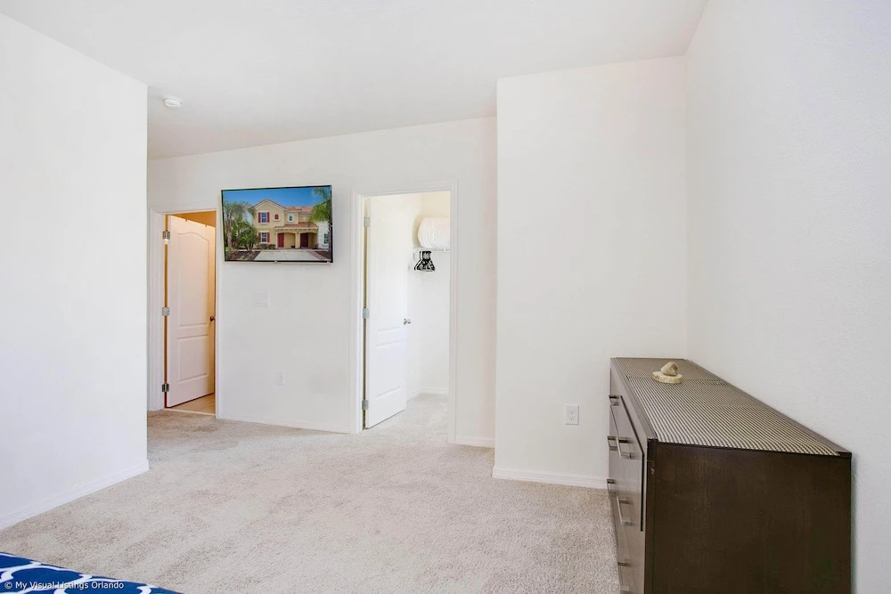Enjoy the Private View! Roomy Town Home With Pool, 20 Mins From Disney #5st739