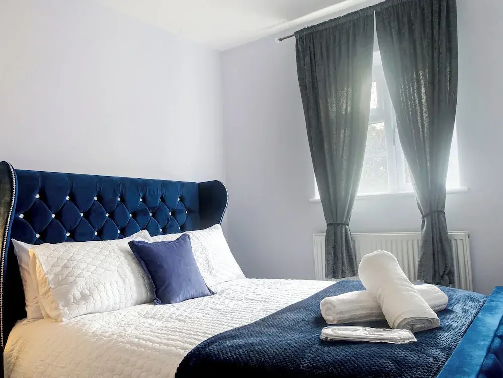 Spacious 6 Bedroom House in Bexleyheath