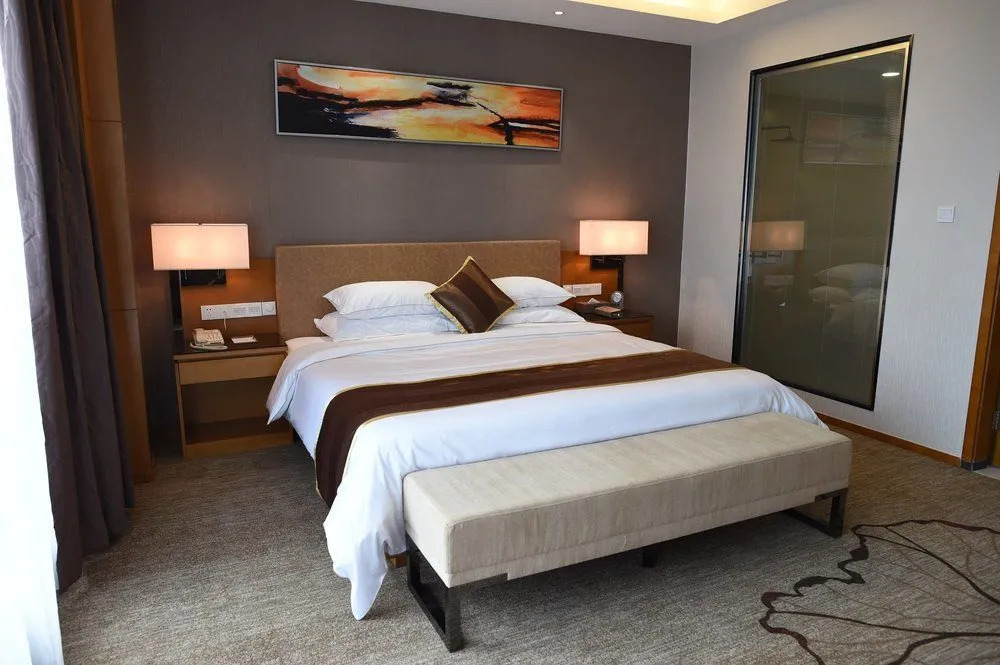 Treasure Island Hotel HUMEN