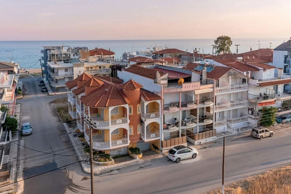Elisa Luxury Suite in Nea Flogita