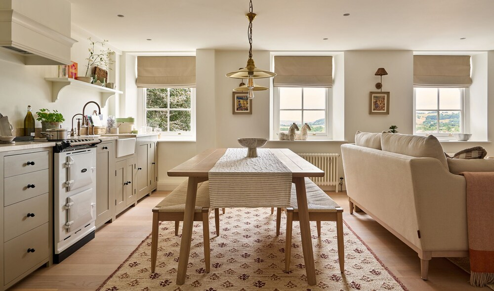 Stretton Hills Peaks - The Georgian House