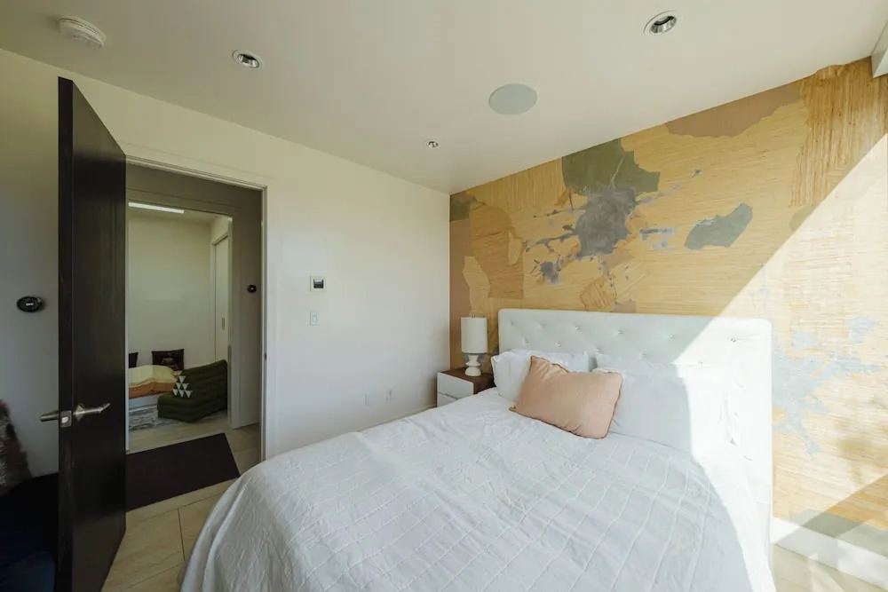 Zen Estate - Luxurious 5BR Beverly Hills Sanctuary With Pool & Canyon Views