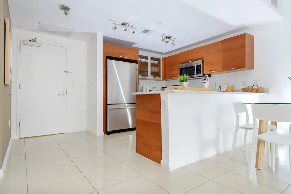 Miami World Rental - Midtown 608
