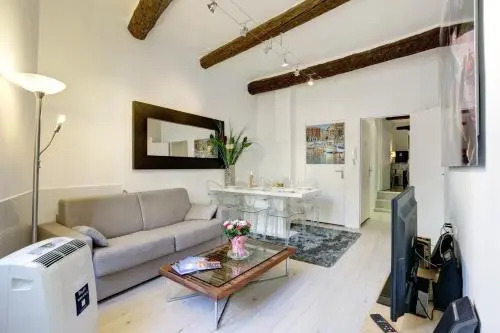 Great Flat in the Old Town Up To 4