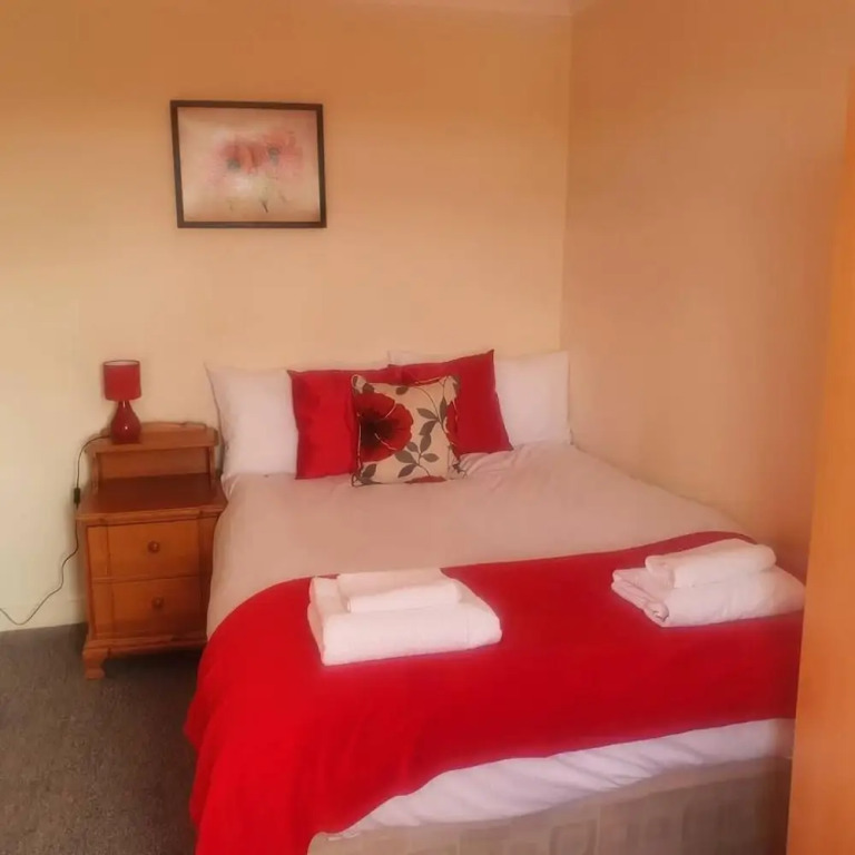 Lovely 4-bed Apartment in Harrow