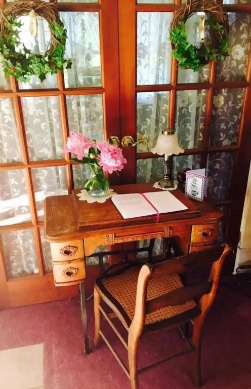 The Bella Ella Bed and Breakfast