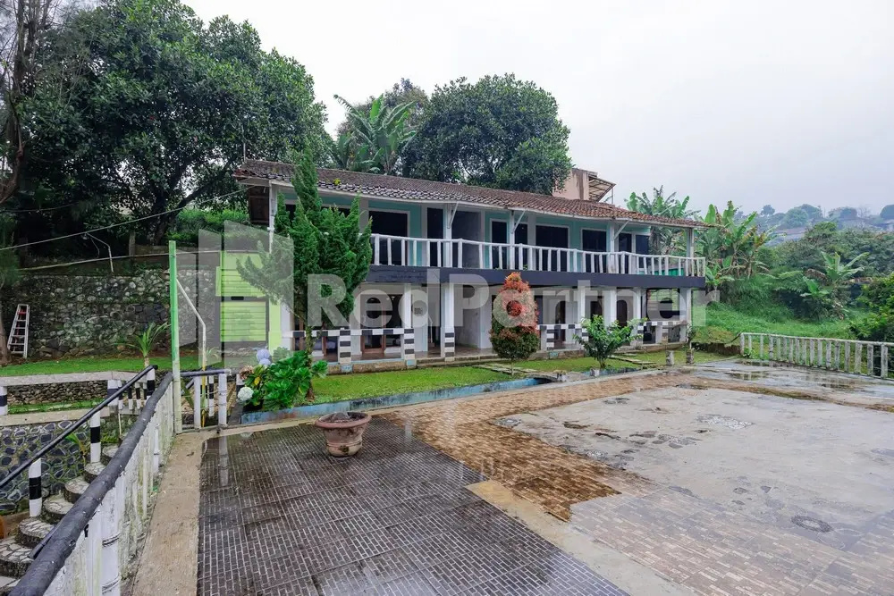 Villa Kampus Near Taman Safari Cisarua Puncak RedPartner
