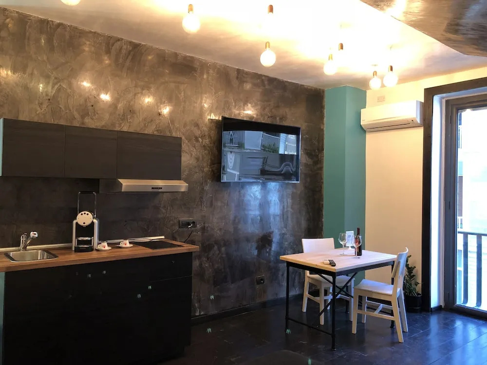 Black Vulcano Suites&Studios