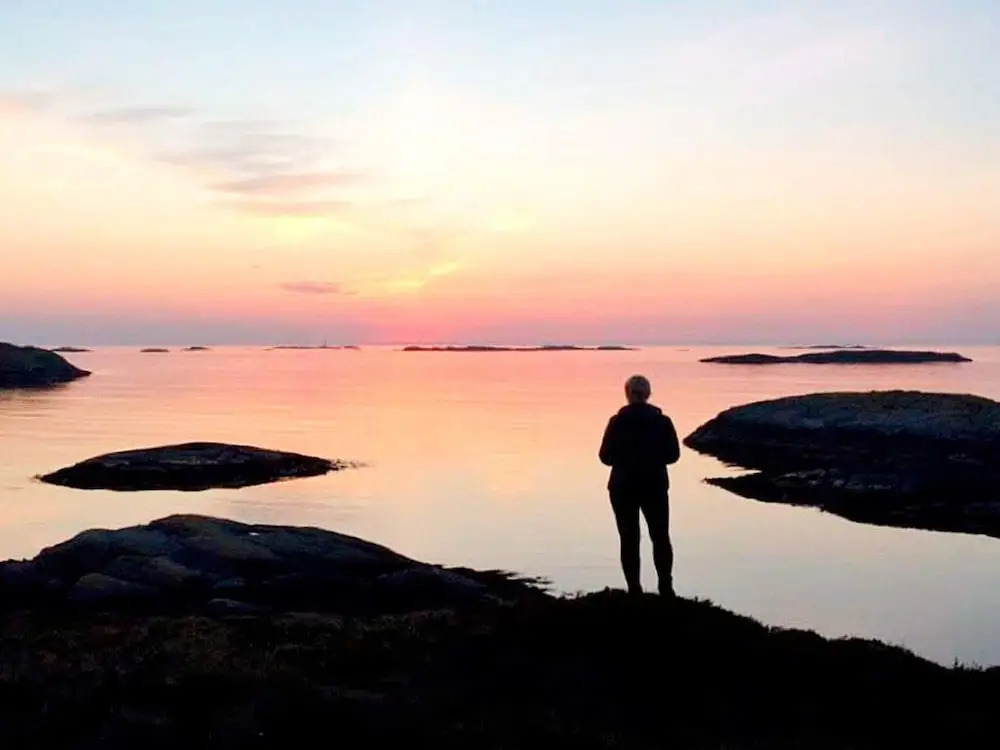 6 person holiday home in AVERØY