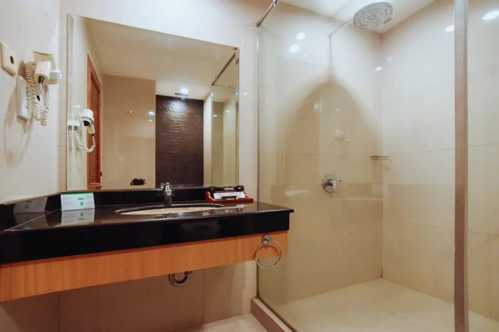 Surabaya Suite Hotel