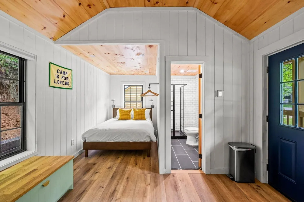 5 Cabins In Gburg Sleeps 16 Firepit & Games