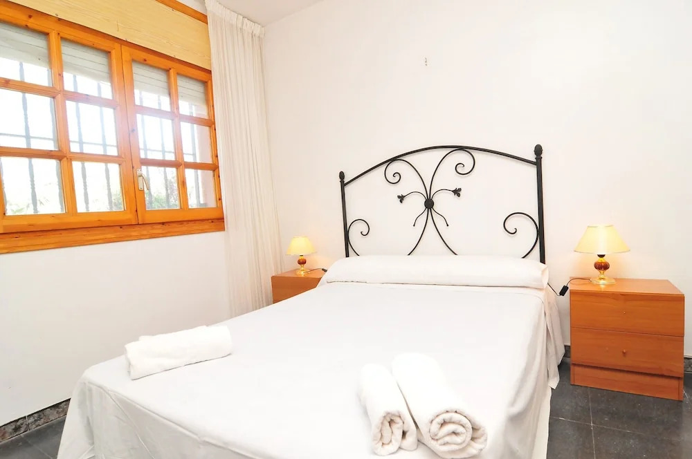 Amitie - Costa Barcelona by Homeholidaysrentals
