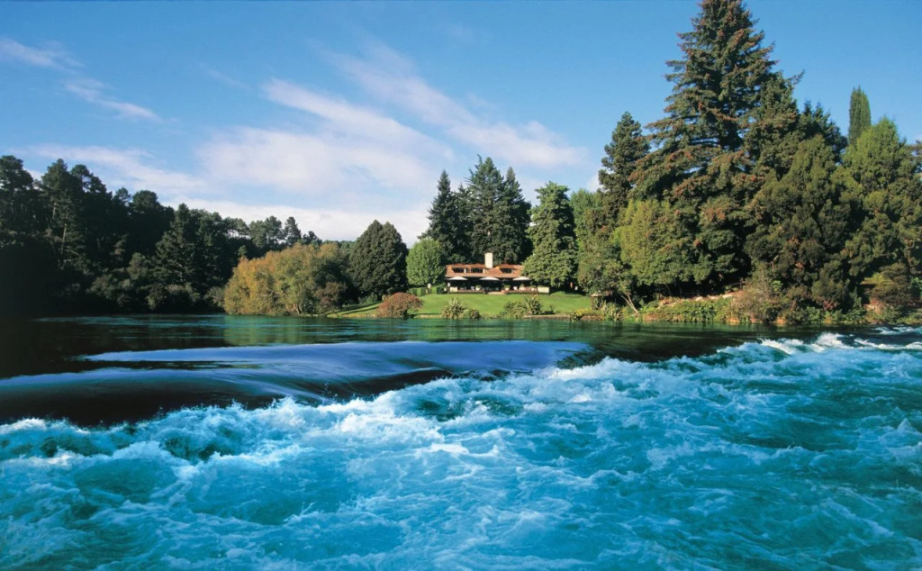 Huka Lodge, Beckons